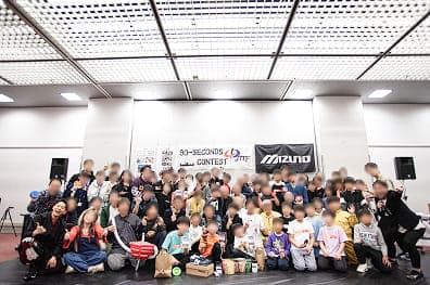 JTTF 90-seconds Contest 2024を開催しました。参加者全員で集合写真を撮影しました。