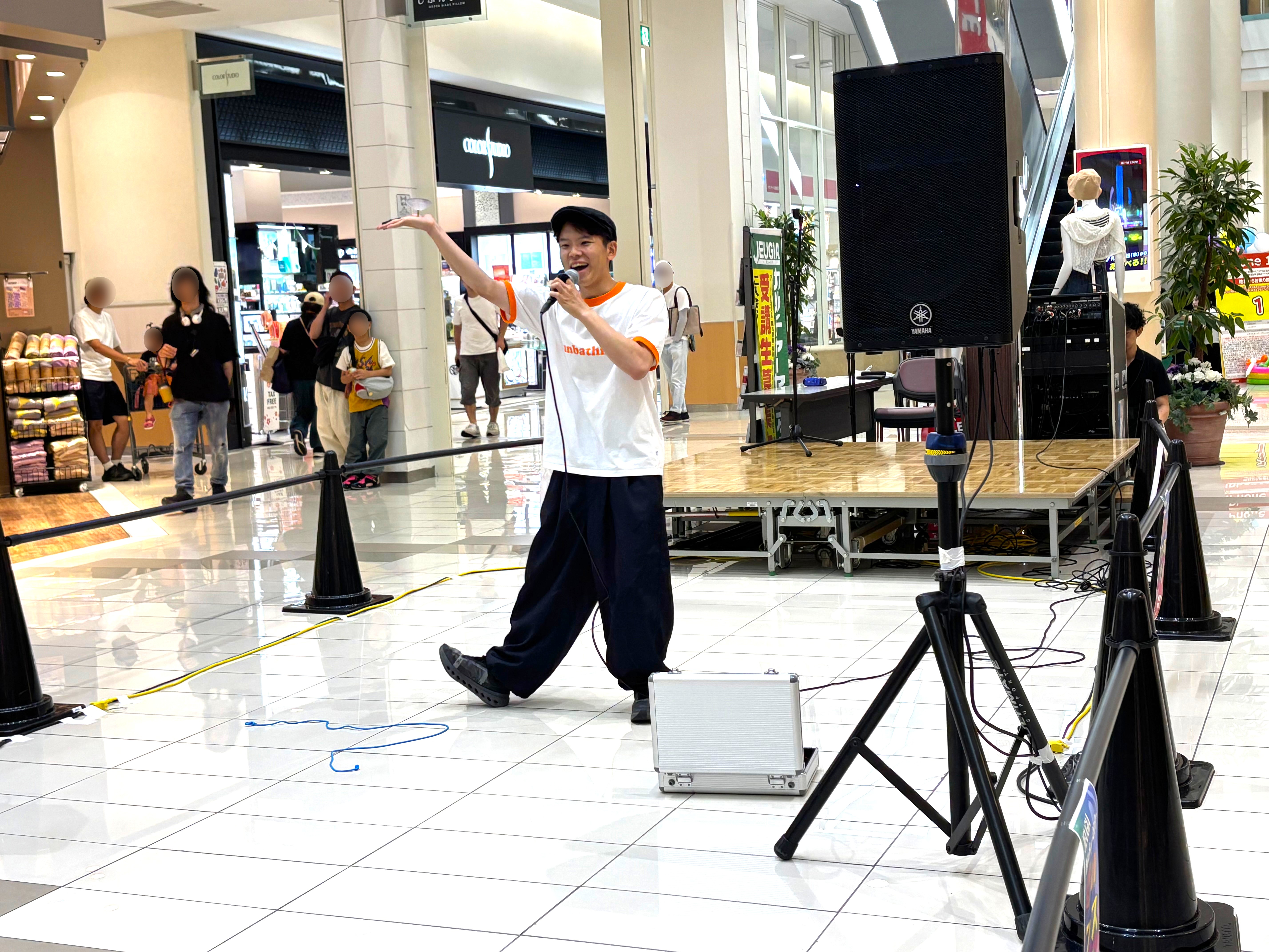 ショッピングモールにてパフォーマンスを披露、ワークショップを開催させていただきました。