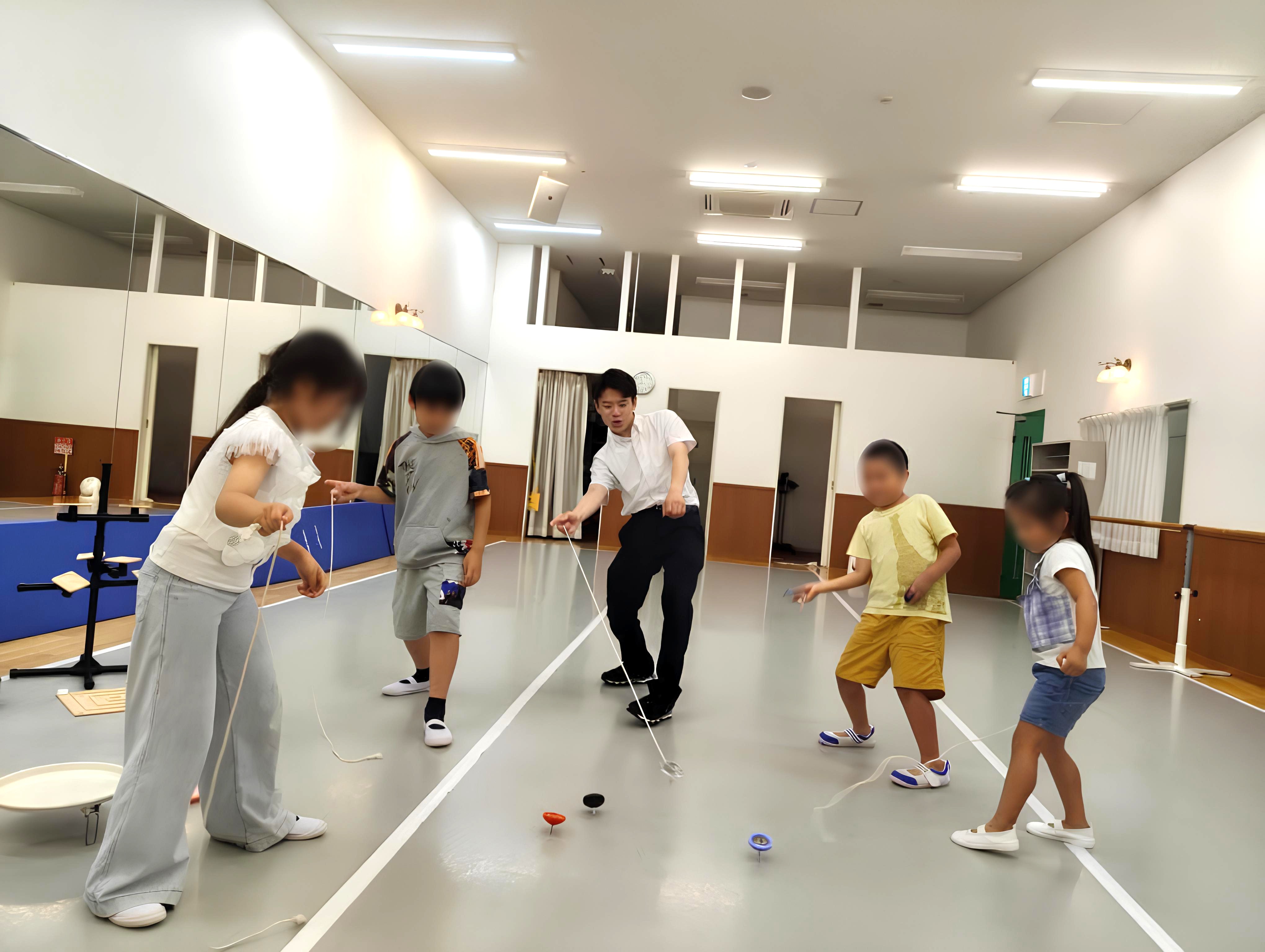 京都こま教室でレッスンを実施しています。
